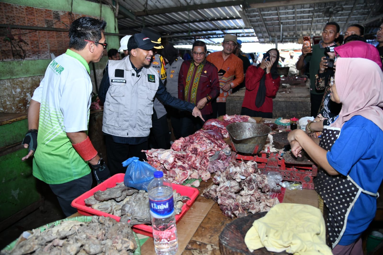 Bupati Sumenep Kunjungi Pasar Anom, Pastikan Stok Aman dan Stabil Jelang Ramadan