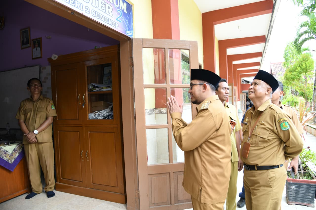 Pantau Pelaksanaan TKA, Bupati Sumenep: Tolak Ukur Kemampuan dan Karakter Anak Didik 