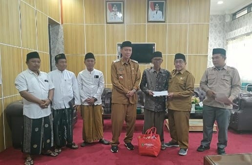 Pemkab Sumenep dan Baznas Salurkan Bantuan untuk Korban Kebakaran di Giligenting