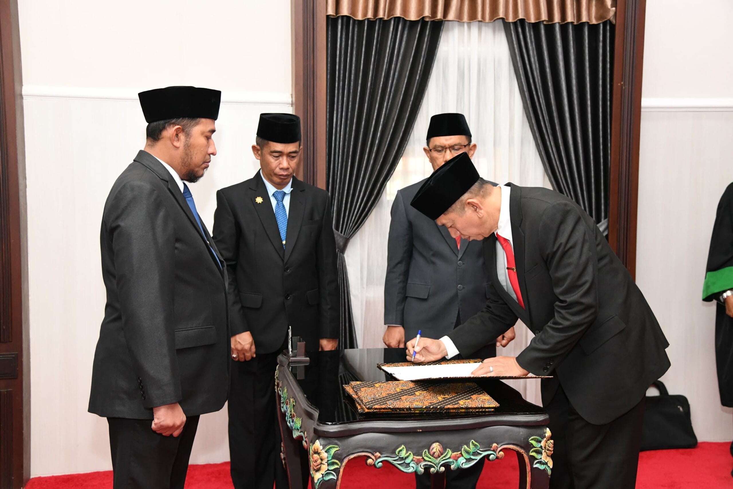 Lantik Kepala Inspektorat, Bupati Sumenep Harap Jadi Mitra Pembinaan Perangkat Daerah